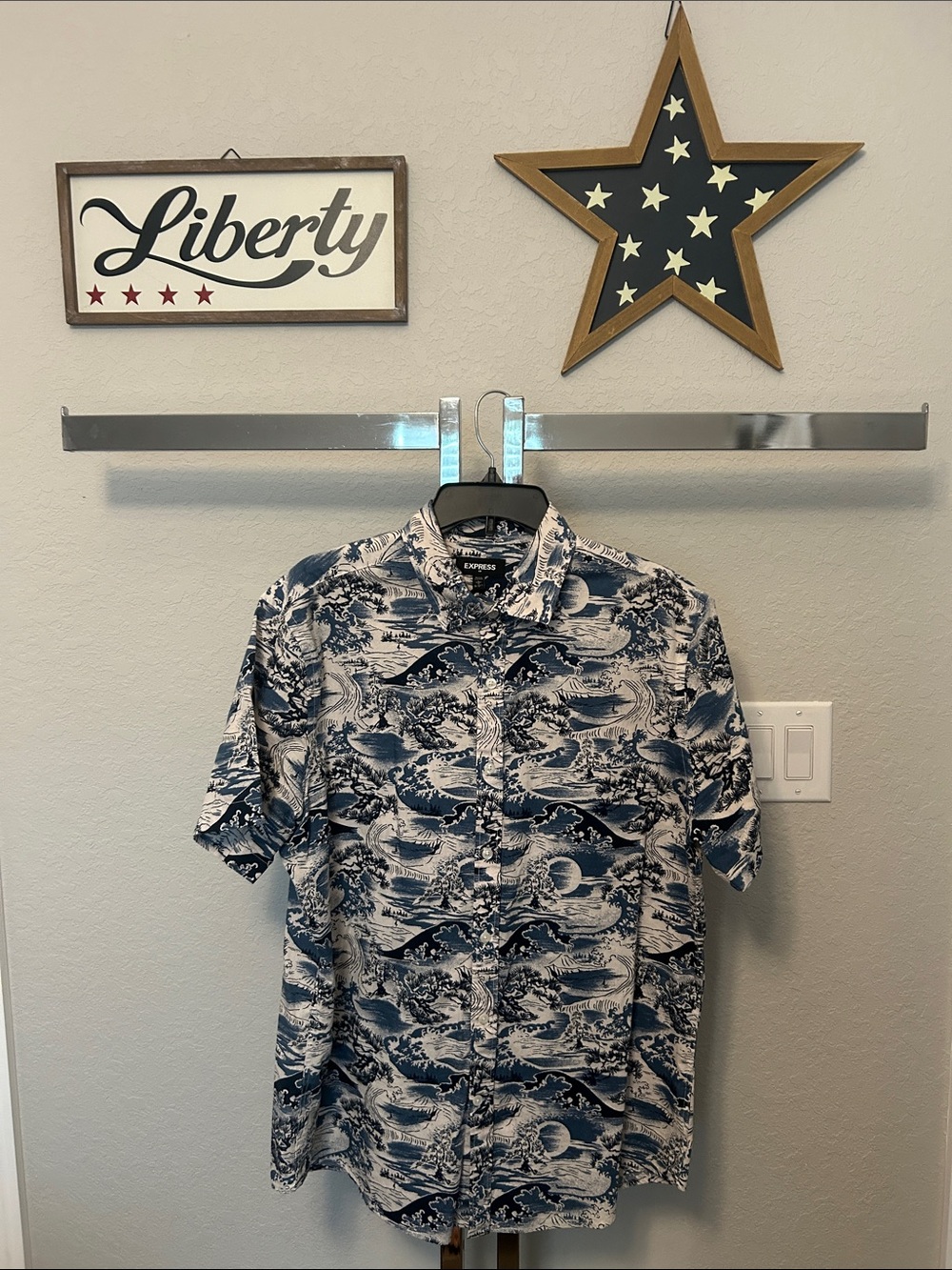 Express Navy & White Short Sleeve Printed Button-Down Shirt